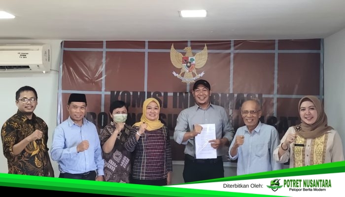KominfoSS Sulbar Serahkan Daftar Informasi Publik ke Komisi Informasi, Perkuat Transparansi Layanan Pemerintah