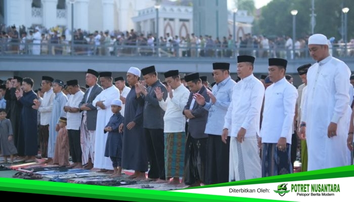 Di Bawah Langit Gasis, Ribuan Warga Soppeng Larut dalam Khidmat Iduladha 1447 H