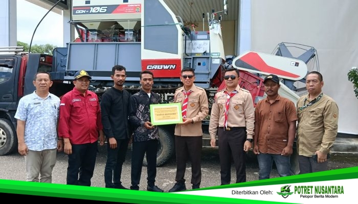 Dukung Program Cetak Sawah dan Swasembada Pangan, Pemda Konsel Serahkan 4 Combine Harvester ke Brigade Pangan