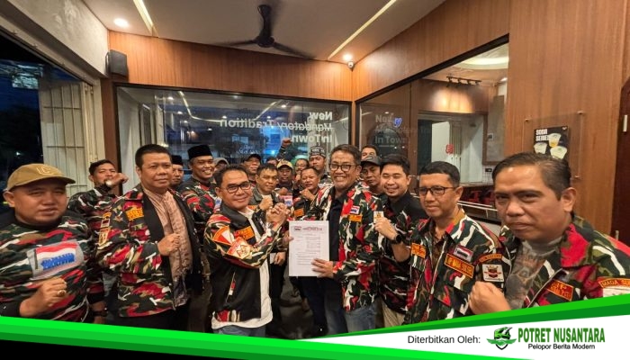 Irwan Rusfiadi Adnan Serahkan Mandat LMP Kota Makassar ke Ali Gauli Arief, Muharram Madjid Didapuk Jadi Panglima LMP Makassar