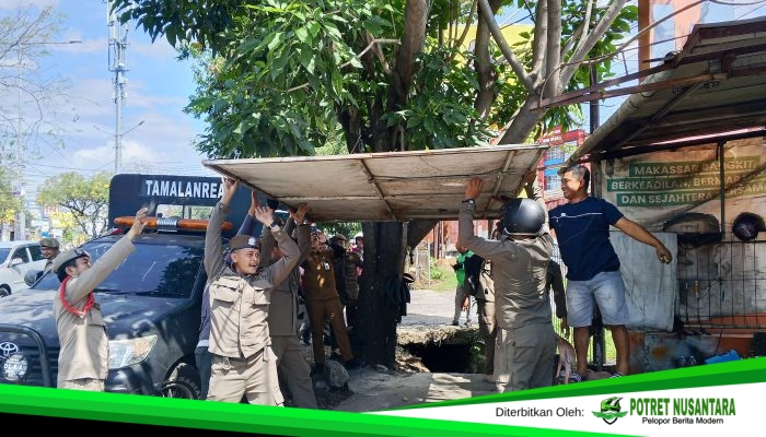 Penataan PKL Tamalanrea Dilakukan Persuasif, 25 Lapak Dibongkar Mandiri