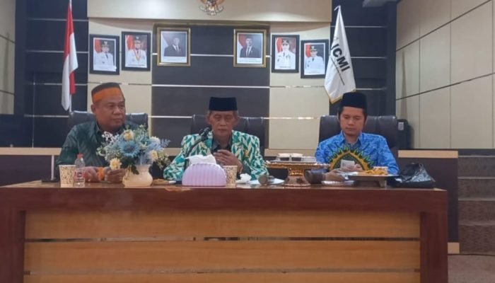 Aklamasi Tanpa Riak, Prof. Mahsyar Idris “Oppo”, Nahkodai Kembali ICMI Parepare