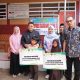 Kunjungi Warga di Kecamatan Pulau Sangkarang, Munafri Salurkan Bantuan Beasiswa Rp2,1 Miliar