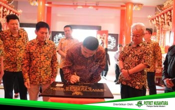 Wali Kota Munafri Tanda Tangani Prasasti Peresmian Cetiya Zhen An Kong Makassar