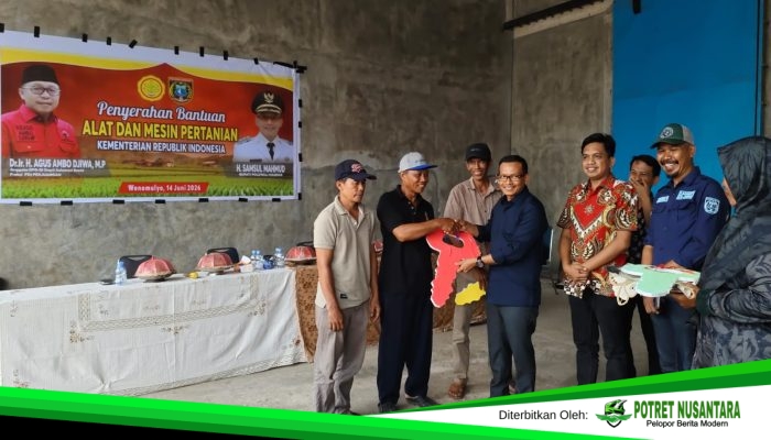 Bupati Polman Serahkan Tiga Unit Alsintan Di Kecamatan Wonomulyo