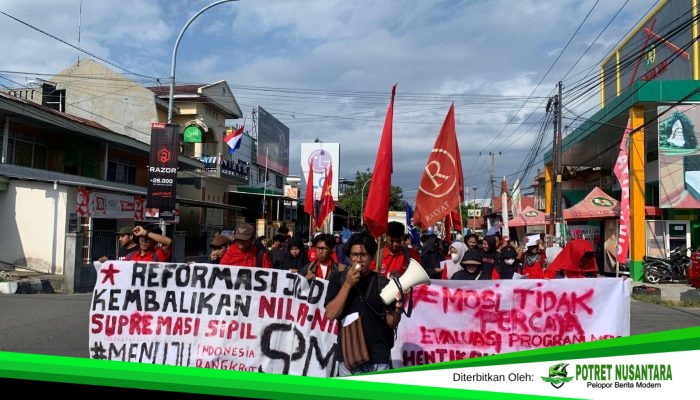 Reformasi Jilid II, Aliansi SPMM Menggelar Demonstrasi Di Tugu Pahlawan Majene