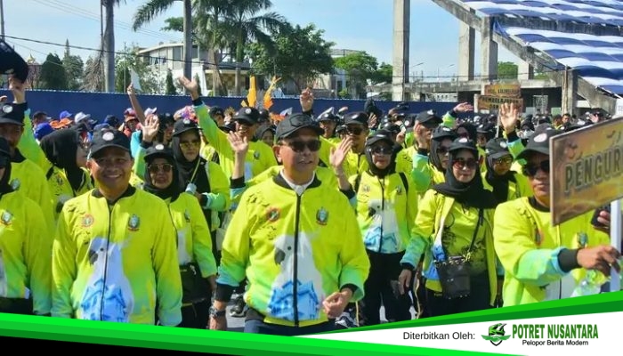 Bupati Soppeng Berbaur Bersama 2.673 Kontingen, Penampilan Ikon Kakatua dan Kalong Curi Perhatian di PORSENIJAR PGRI Sulsel