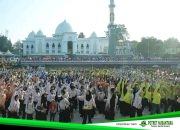 Ribuan Warga Meriahkan Jalan Santai HUT ke-81 RI di Soppeng, Forkopimda Turut Berbaur