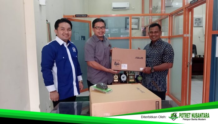 Dekan FISIPOL Untag Samarinda Serahkan Laptop dan Printer untuk Laboratorium Administrasi Publik dan Kebijakan