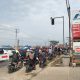 Antrean Mengular di SPBU Wonomulyo, Ratusan Warga Padati SPBU 